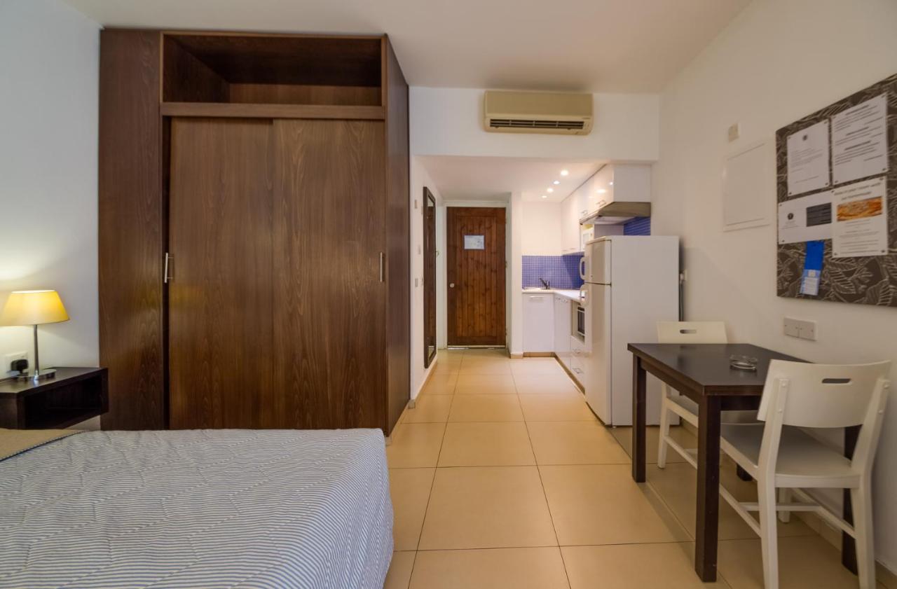 Studio Apartment Inland View 2