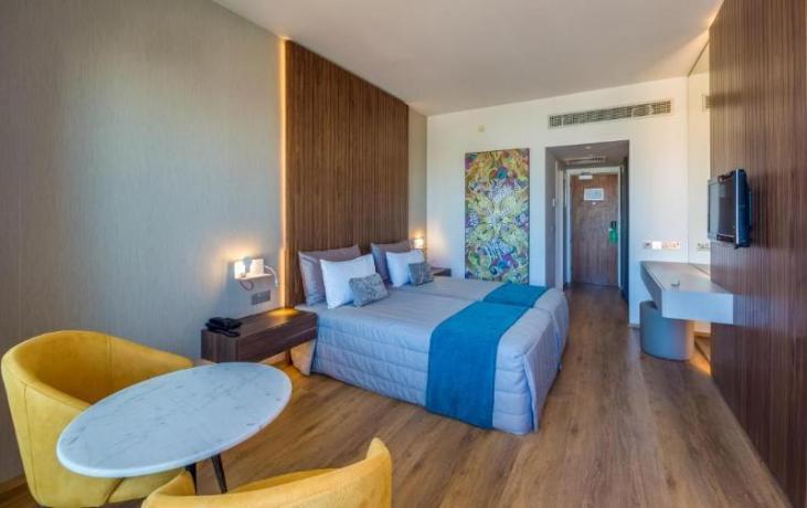 Twin Room Side Sea View 2