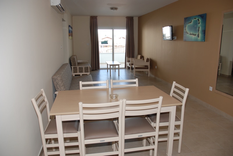 Two Bedroom Apartment Inland View 2