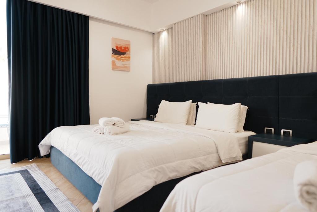 Superior Triple Room with Balcony 1