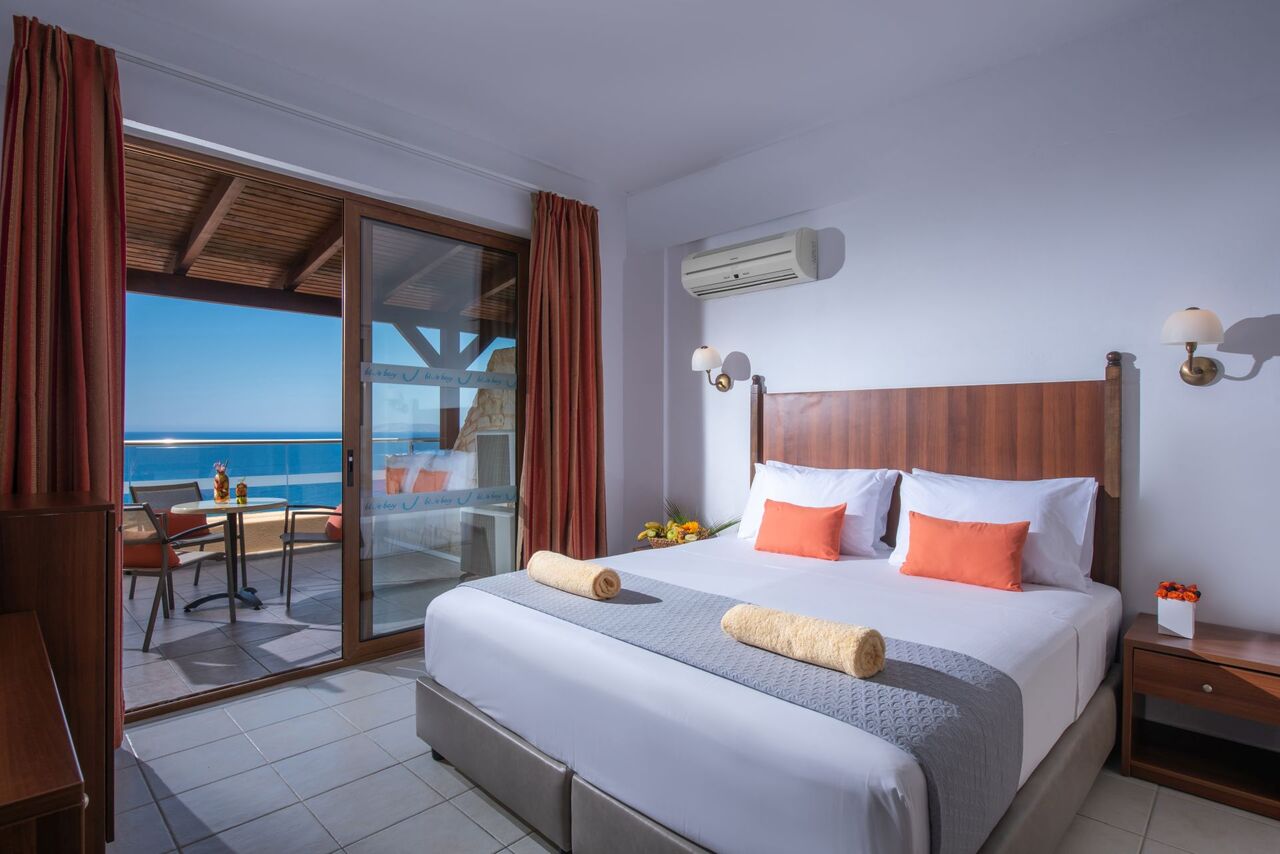 Family Room 2 Bedroom Sea View Main Building 2