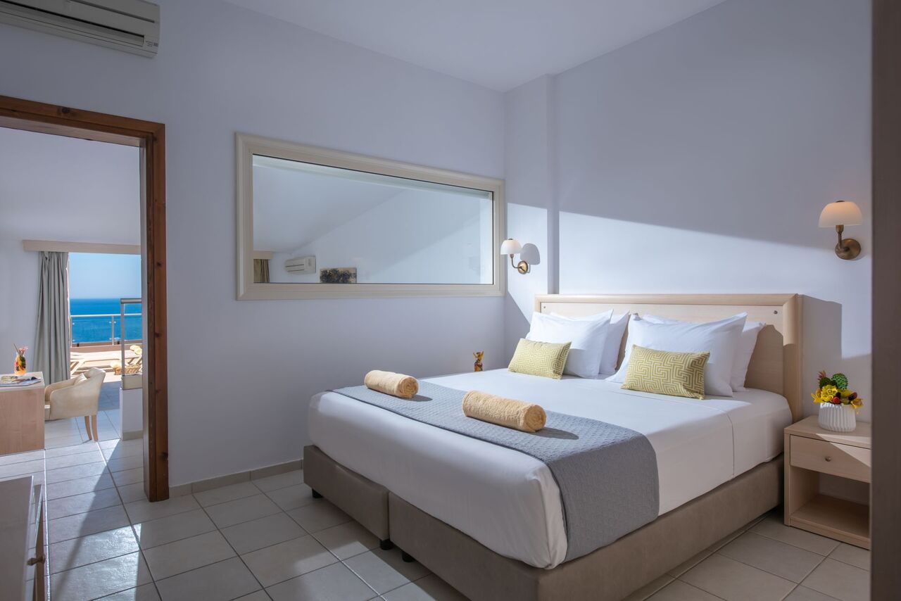 Family Suite 2 Bedroom Sea View Main Building 3