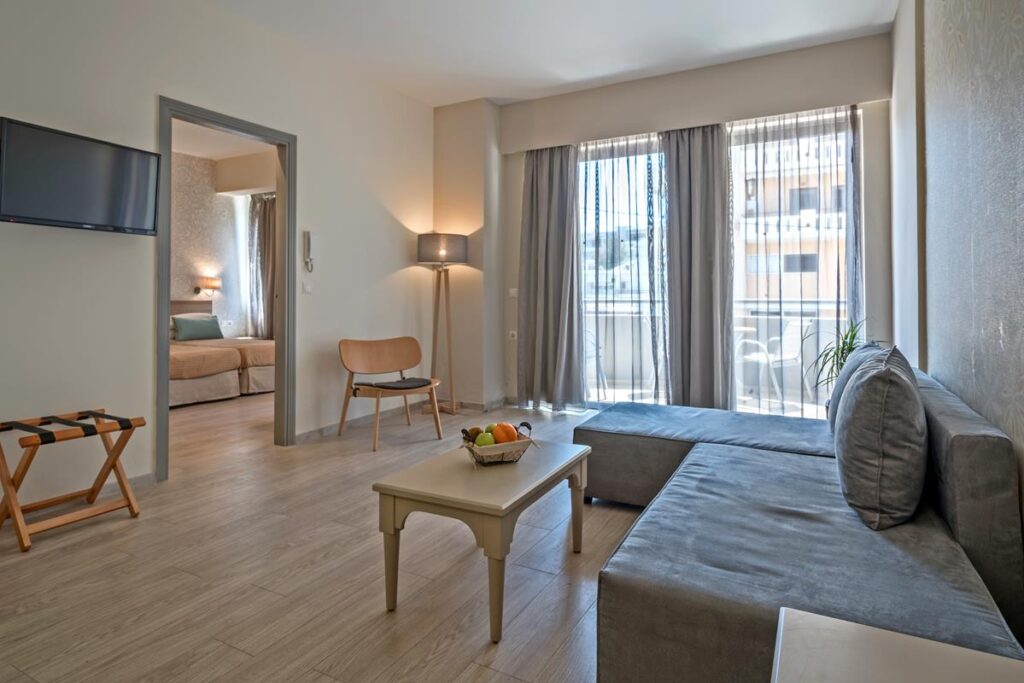 Icarus Family Suite A/C 2
