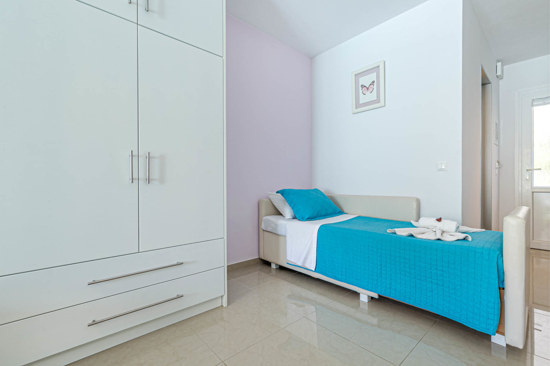 Comfort Room 1