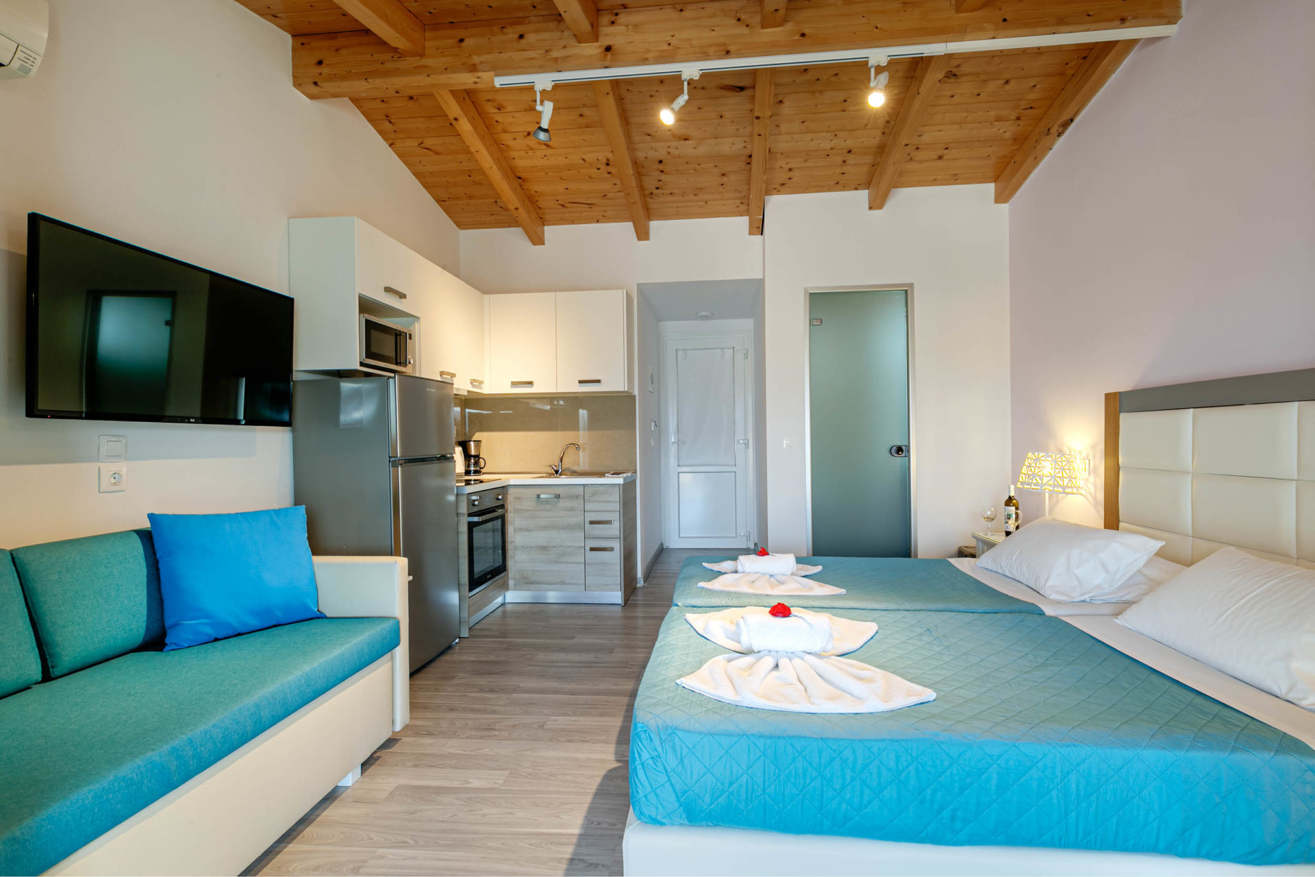 Panoramic Comfort Room 4