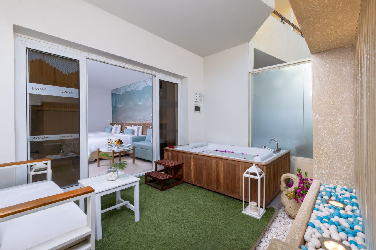 Jacuzzi Room 2
