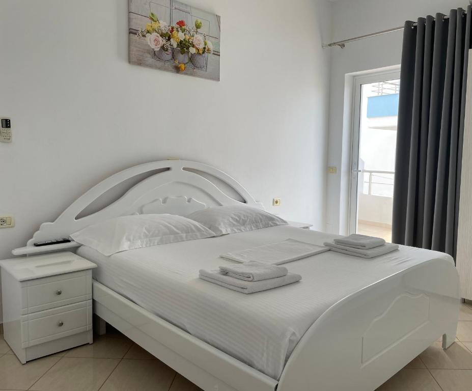 Apartment With Kitchen 4