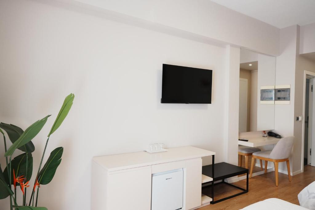 Triple Room With Balcony 1
