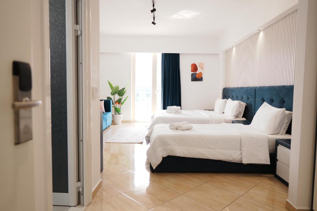 Superior Quadruple Room With Balcony Sea View 3