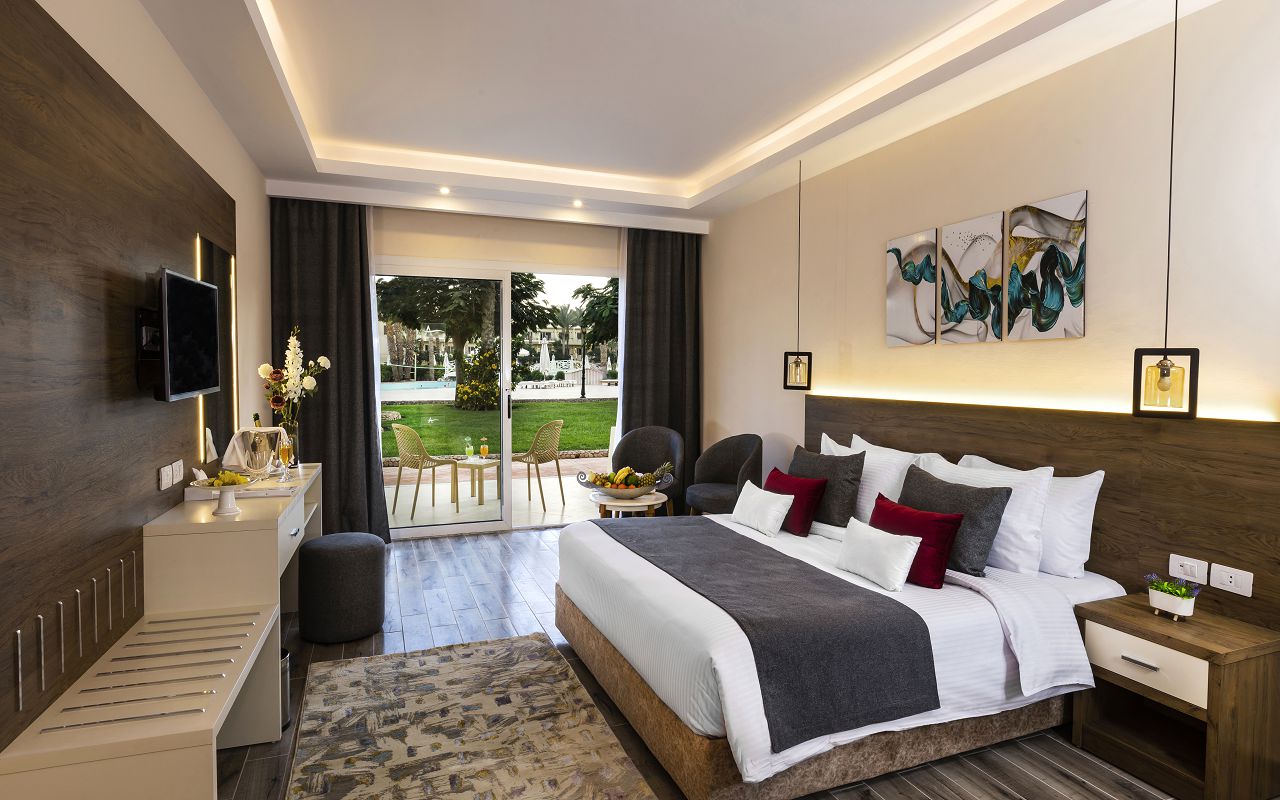Deluxe Pool/ Side Sea View Room 3